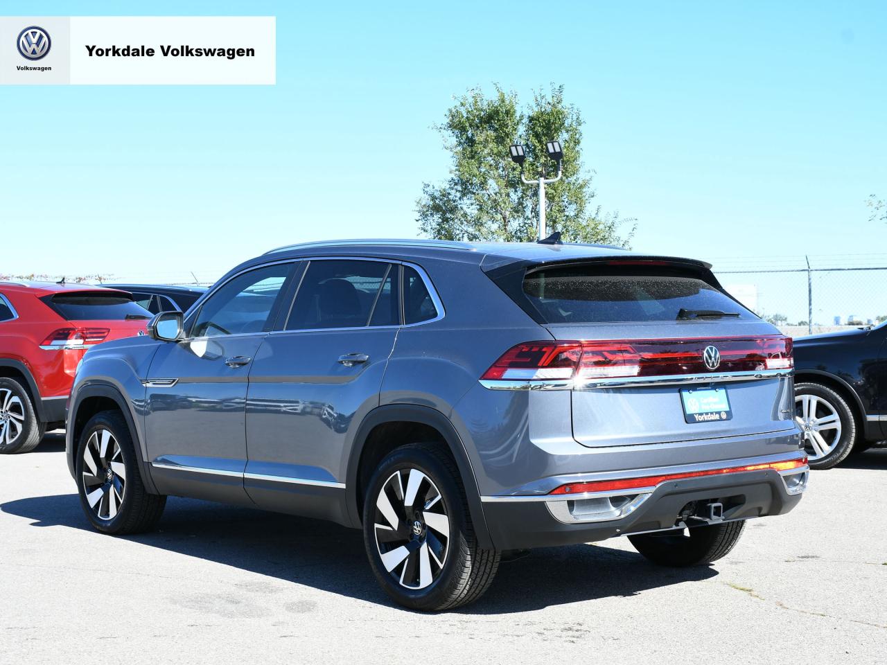 2025 Volkswagen Atlas Cross Sport  Photo3