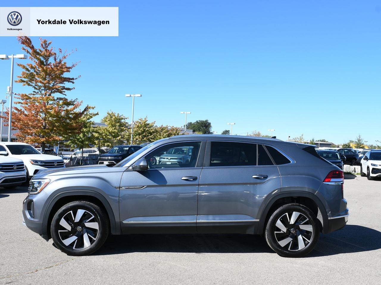 2025 Volkswagen Atlas Cross Sport  Photo2