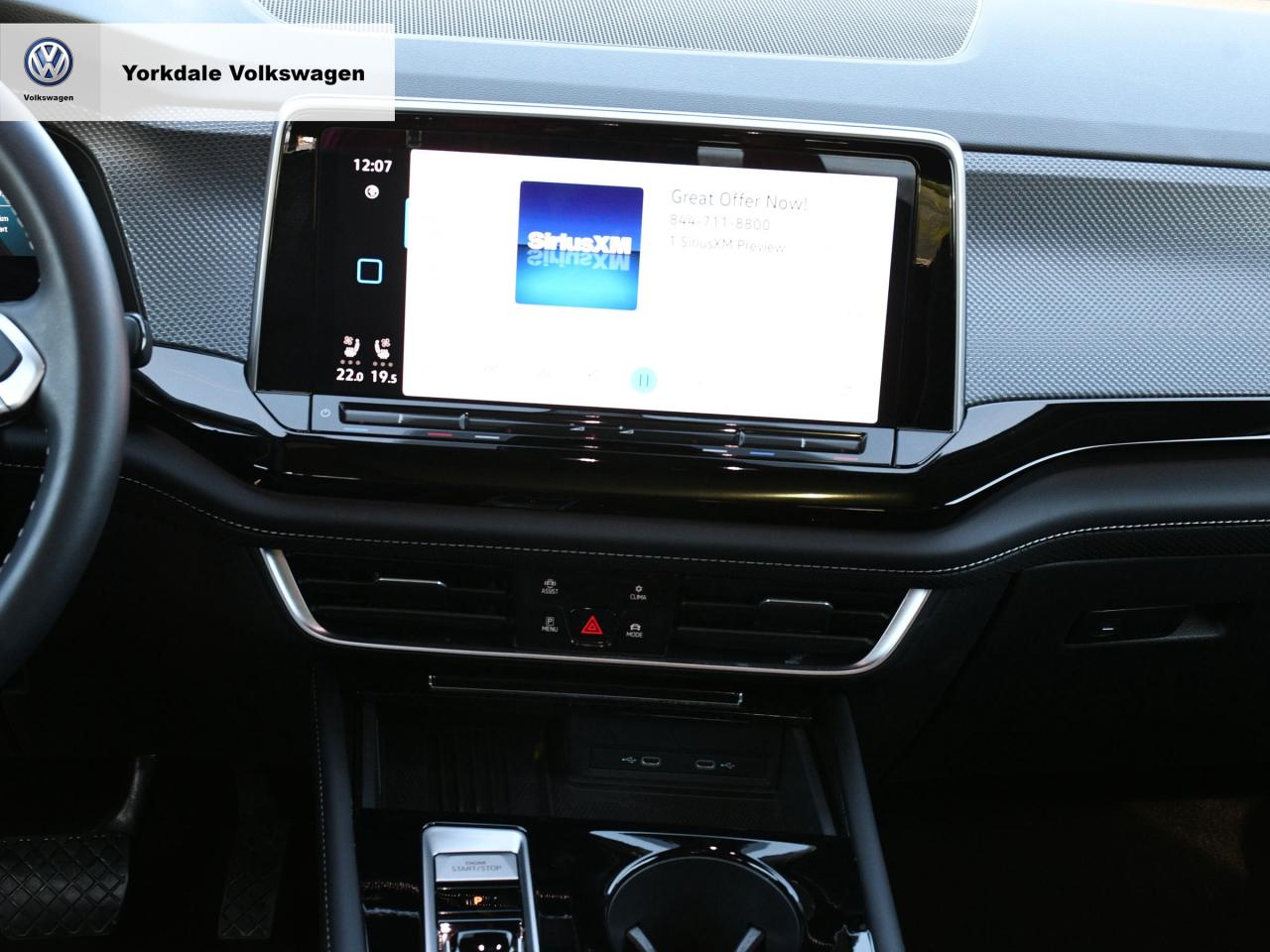 2025 Volkswagen Atlas Cross Sport  Photo