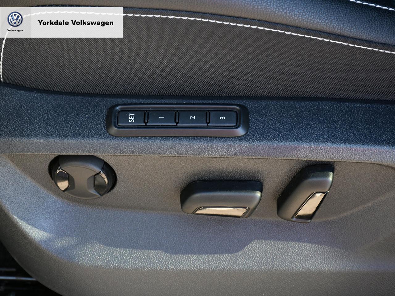 2025 Volkswagen Atlas Cross Sport  Photo