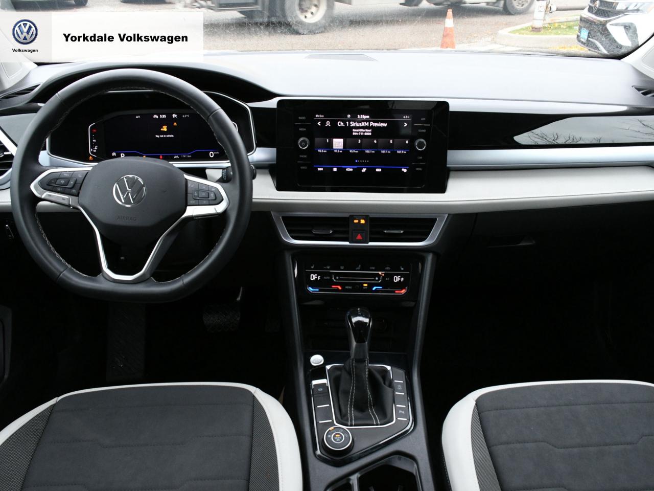 2025 Volkswagen Taos  Photo