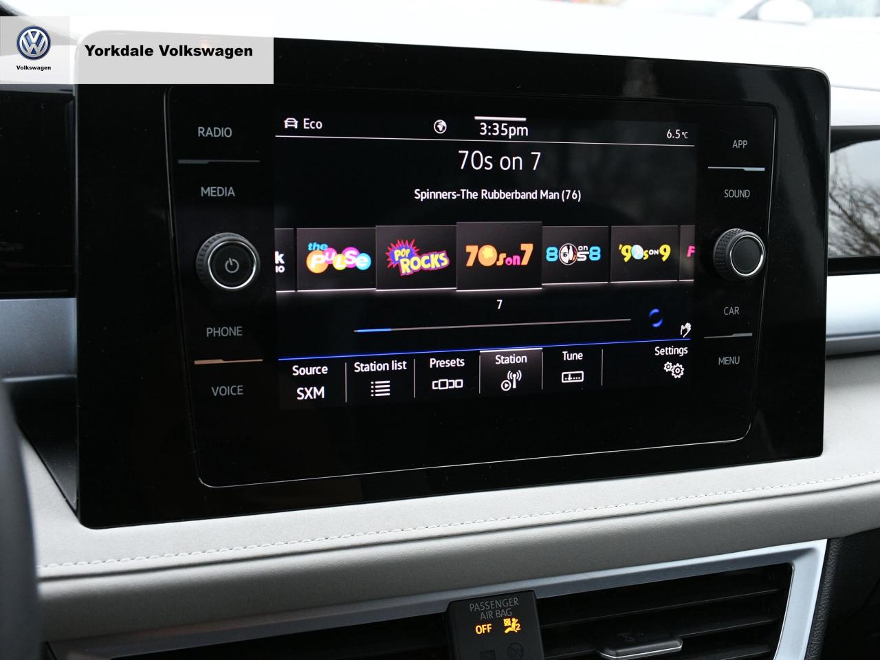 2025 Volkswagen Taos  Photo