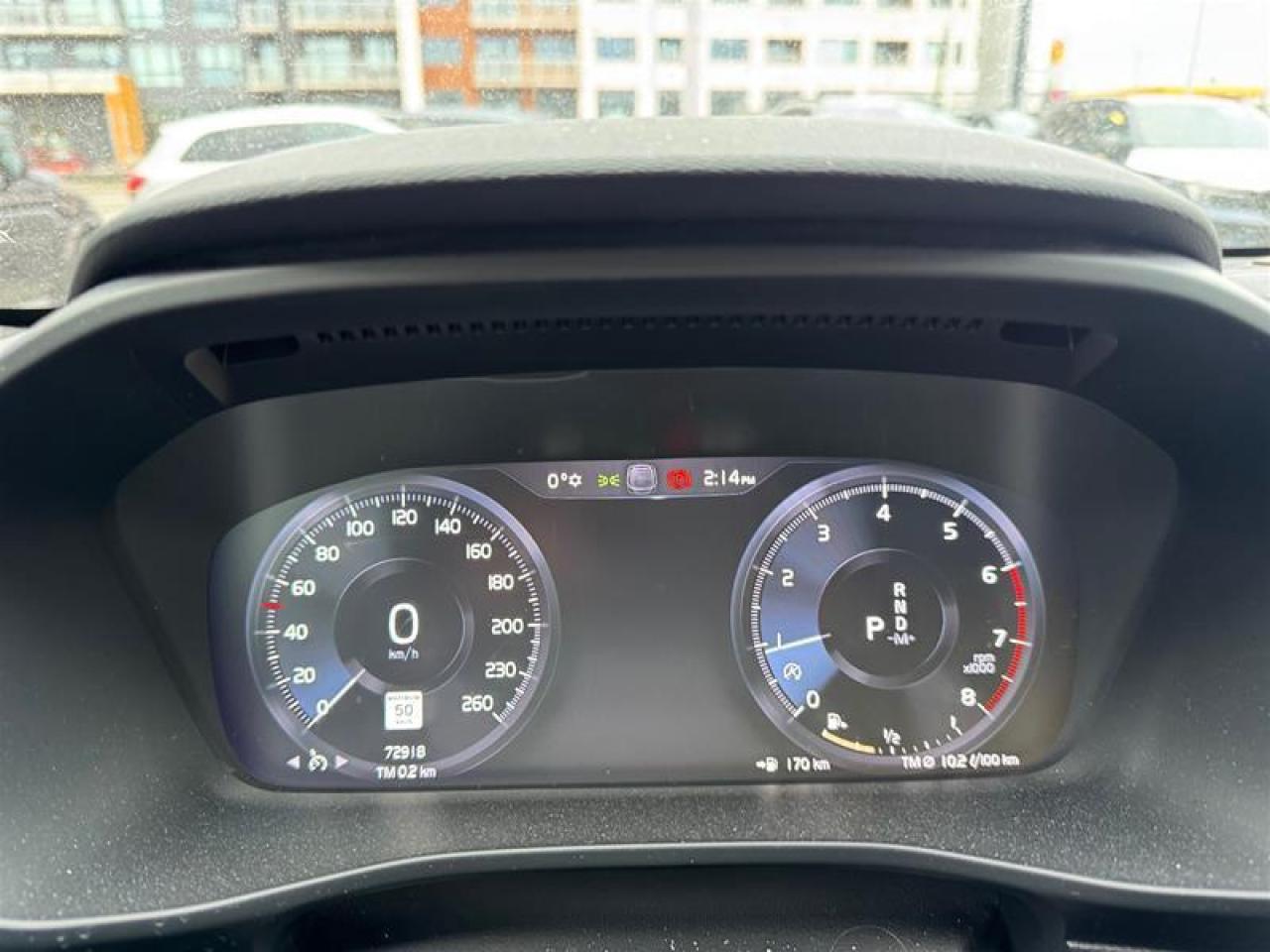 2022 Volvo XC40 T5 AWD R-Design Photo