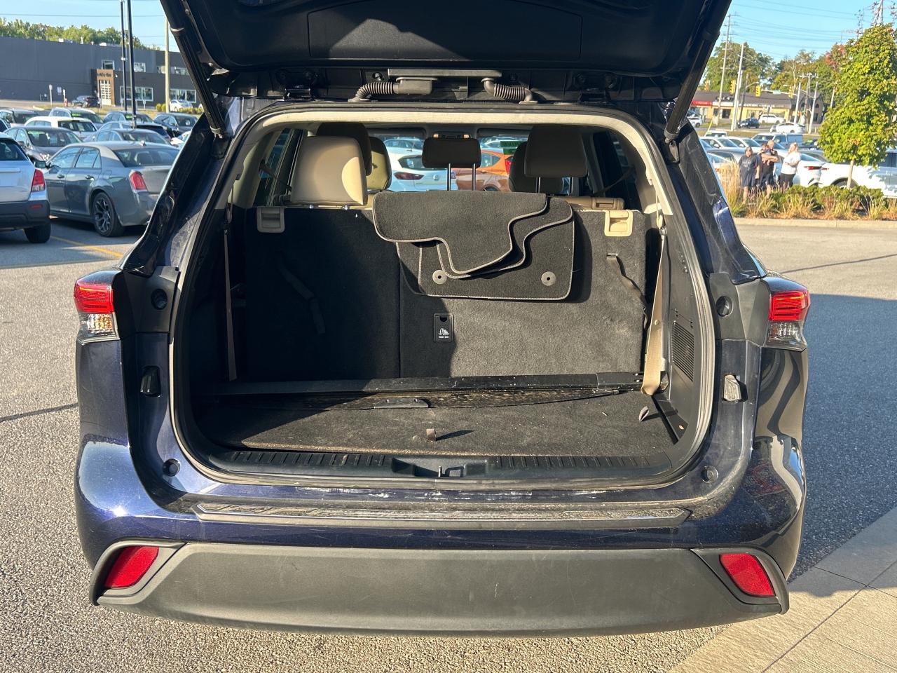 2022 Toyota Highlander Hybrid XLE   Leather   Sunroof   Clean Carfax Photo