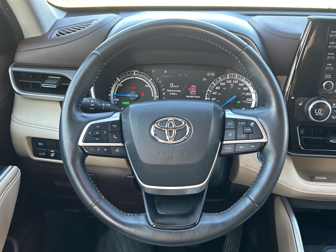 2022 Toyota Highlander Hybrid XLE   Leather   Sunroof   Clean Carfax Photo