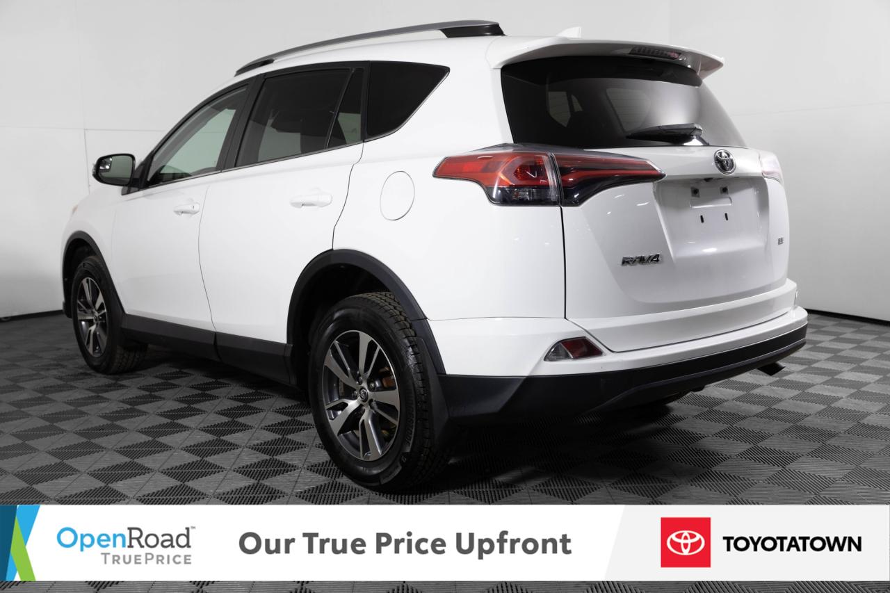 2018 Toyota RAV4 LE! ACCIDENT FREE! LOW MILEAGE! Photo3
