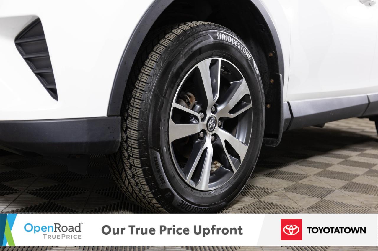 2018 Toyota RAV4 LE! ACCIDENT FREE! LOW MILEAGE! Photo