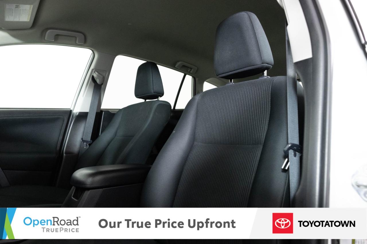 2018 Toyota RAV4 LE! ACCIDENT FREE! LOW MILEAGE! Photo