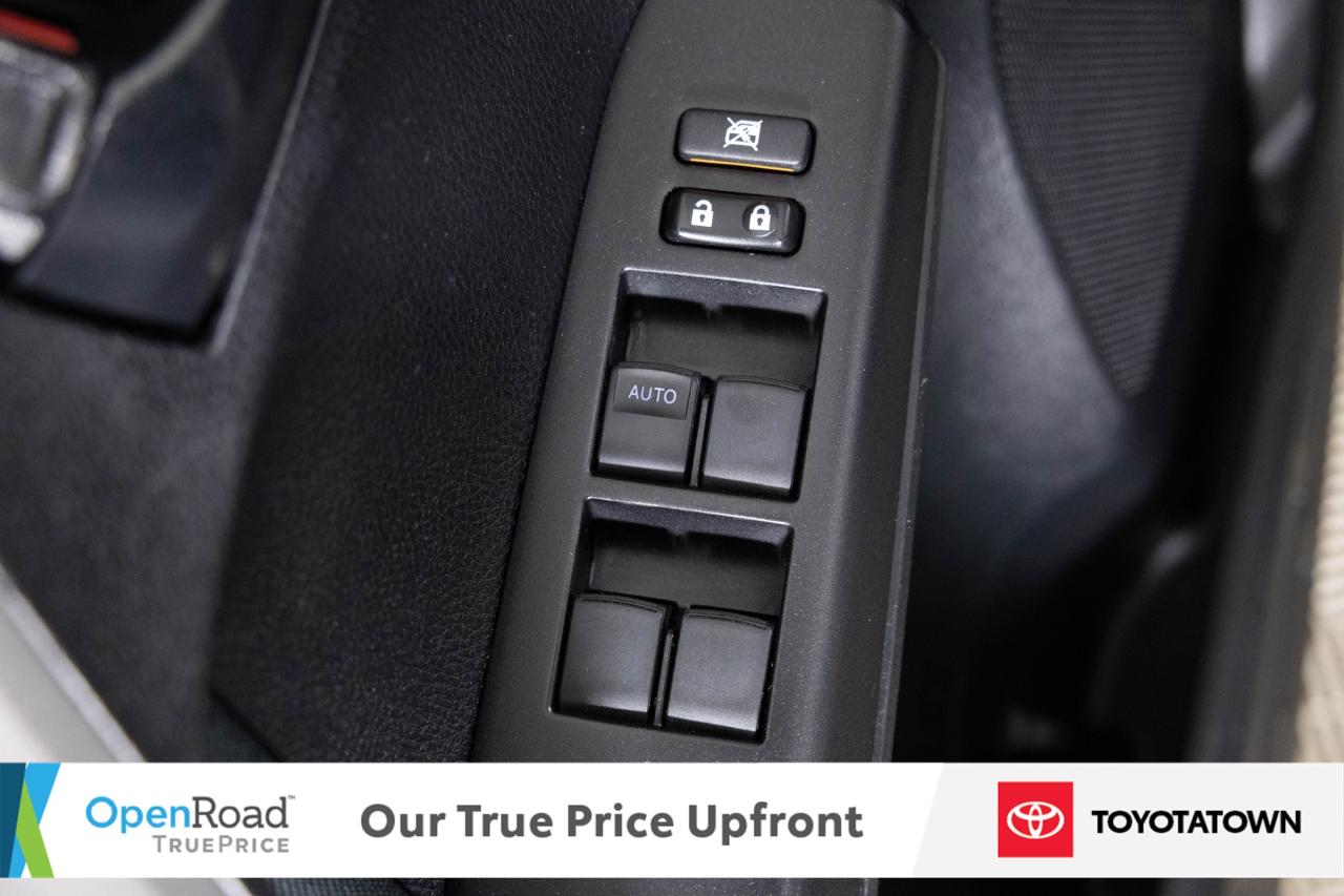 2018 Toyota RAV4 LE! ACCIDENT FREE! LOW MILEAGE! Photo