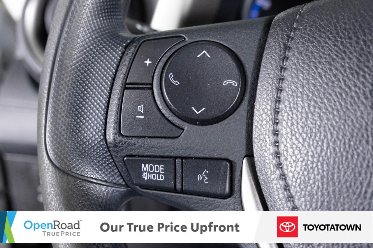 2018 Toyota RAV4 LE! ACCIDENT FREE! LOW MILEAGE! Photo