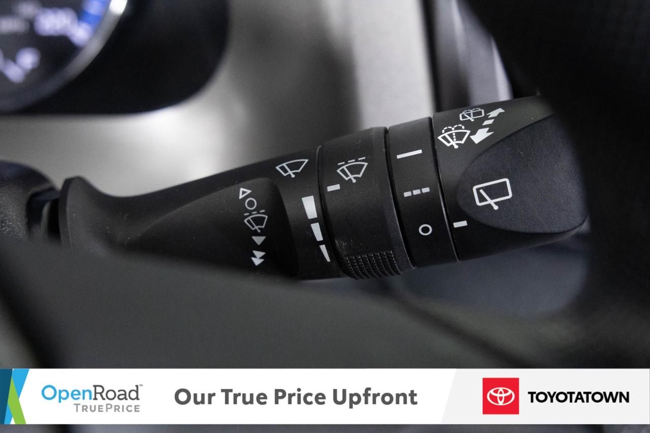 2018 Toyota RAV4 LE! ACCIDENT FREE! LOW MILEAGE! Photo