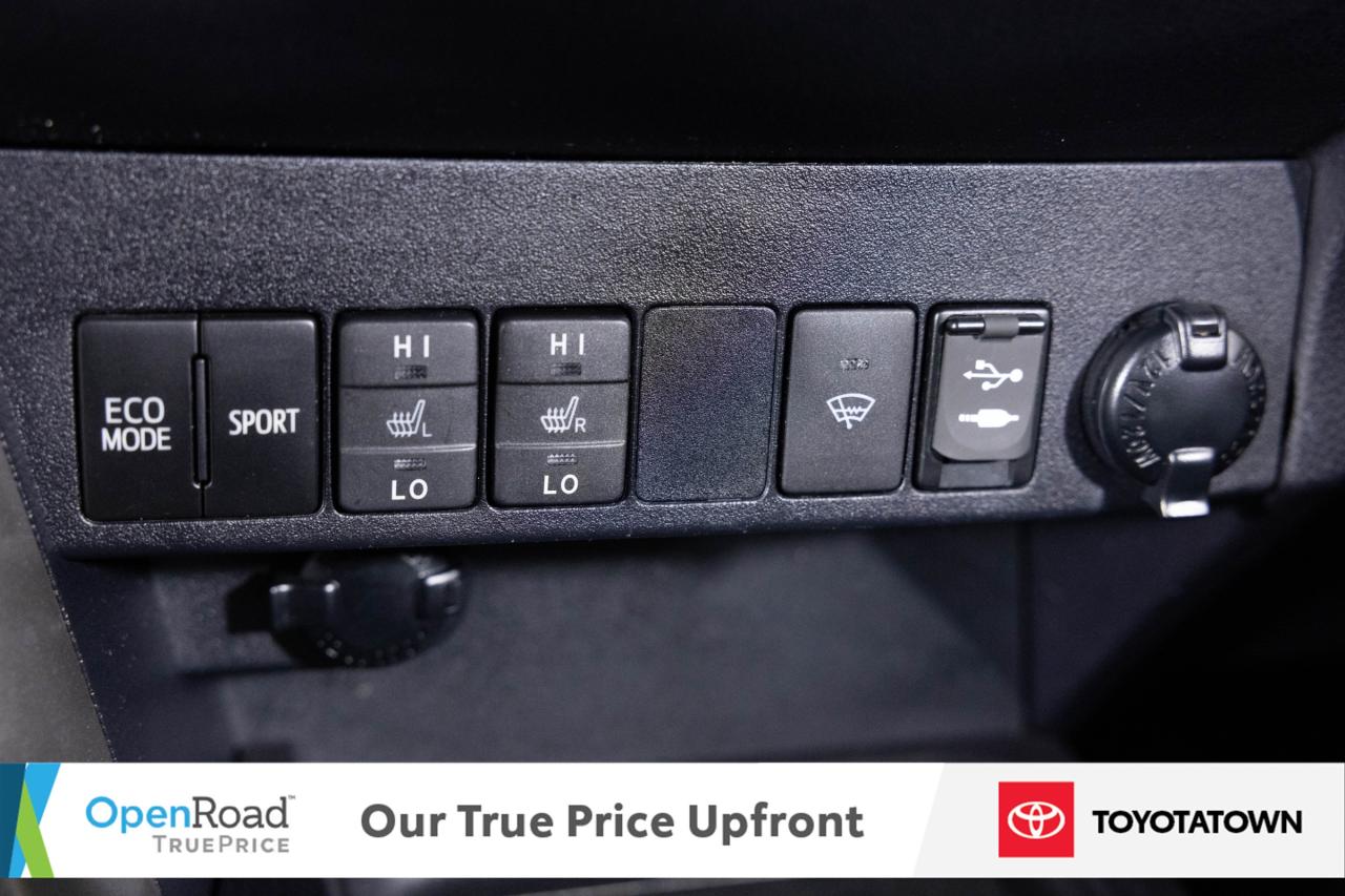 2018 Toyota RAV4 LE! ACCIDENT FREE! LOW MILEAGE! Photo