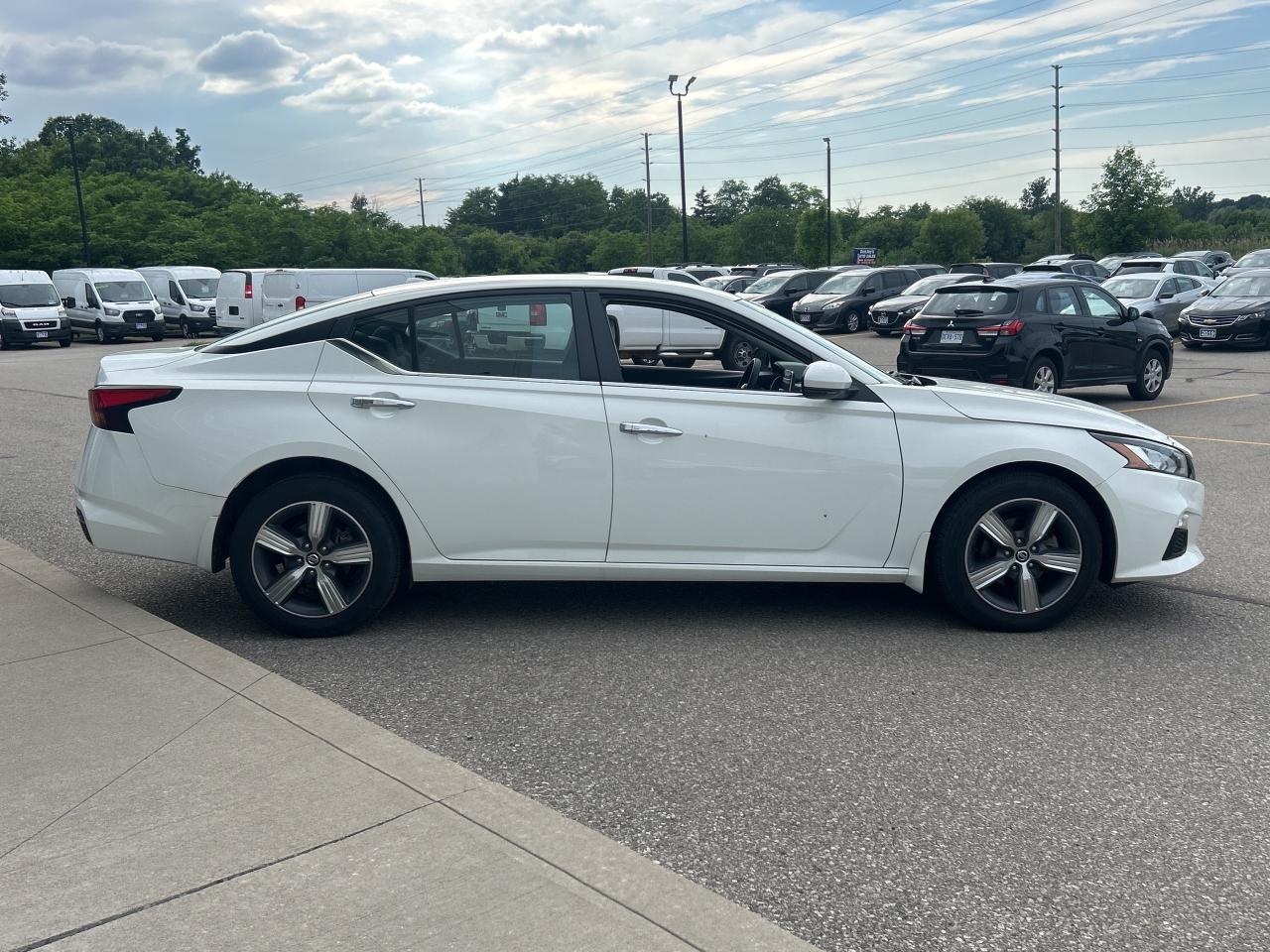 2021 Nissan Altima 2.5 SE   Clean Carfax Photo2