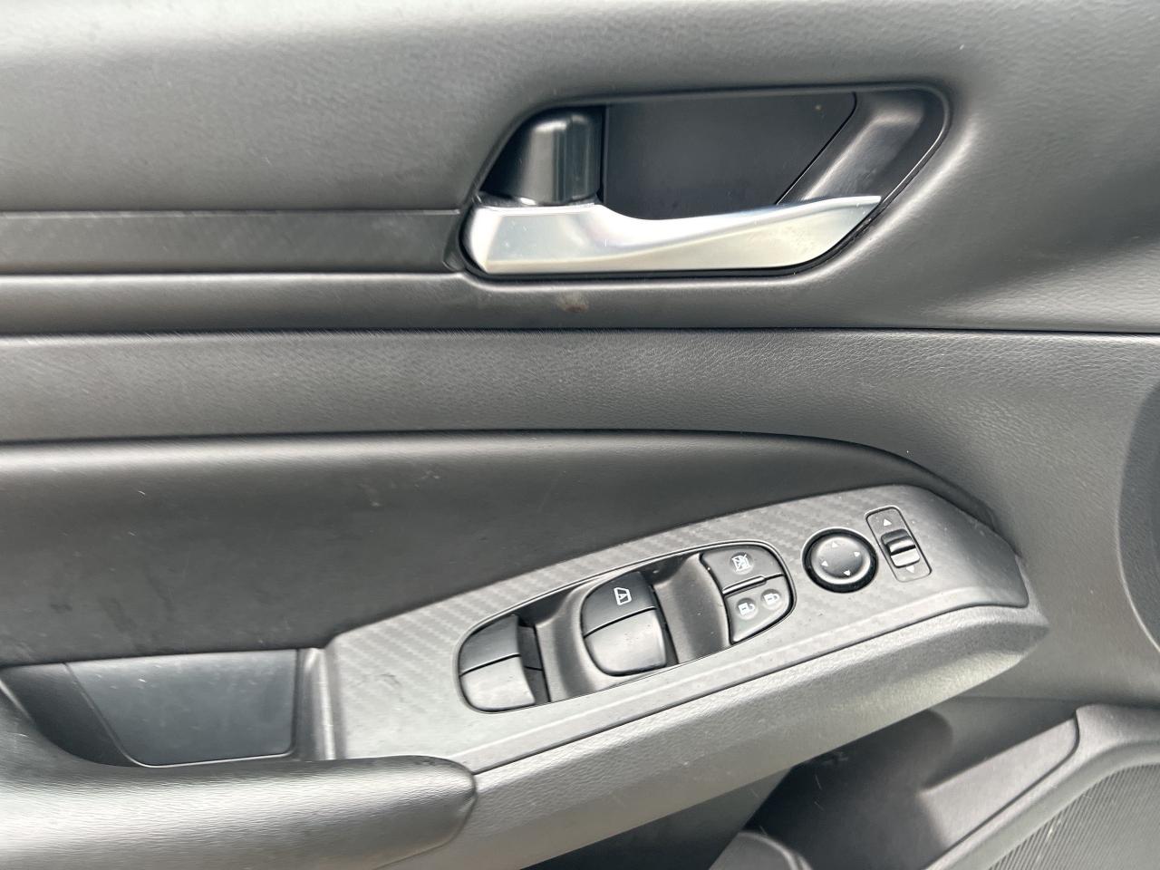 2021 Nissan Altima 2.5 SE   Clean Carfax Photo