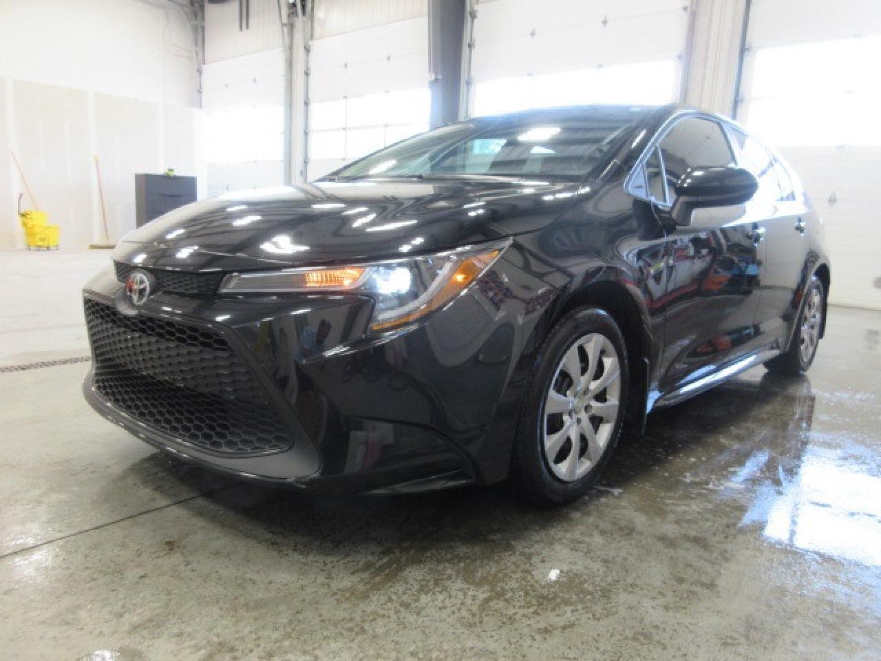 2022 Toyota Corolla LE, HTD. SEATS, AUTO, A/C, BT, CAMERA, 41K! Photo3