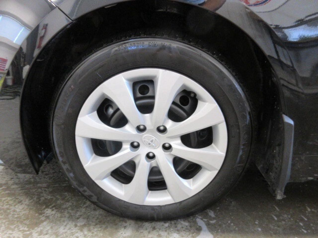 2022 Toyota Corolla LE, HTD. SEATS, AUTO, A/C, BT, CAMERA, 41K! Photo