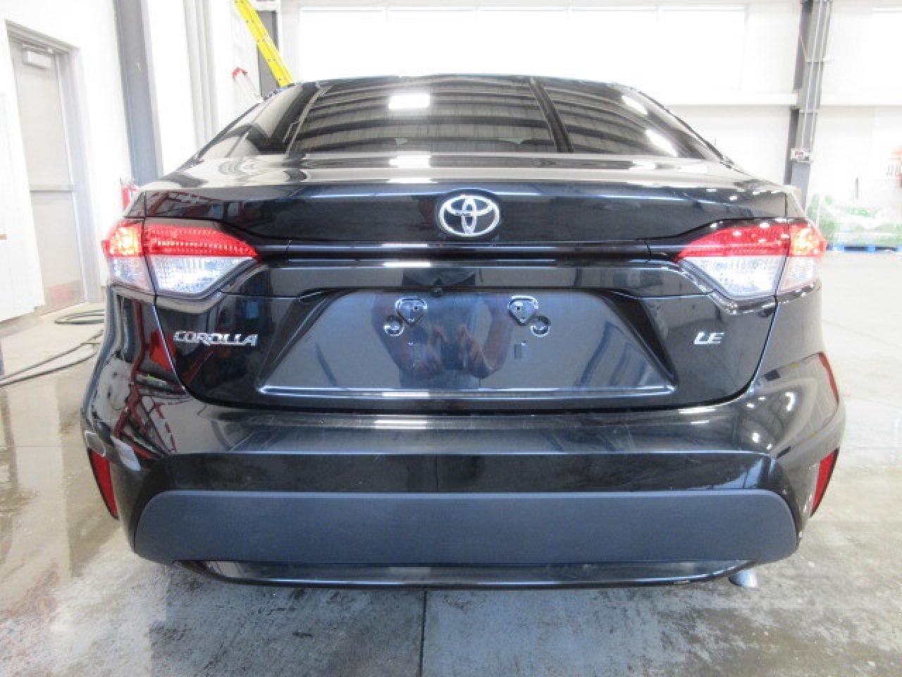 2022 Toyota Corolla LE, HTD. SEATS, AUTO, A/C, BT, CAMERA, 41K! Photo