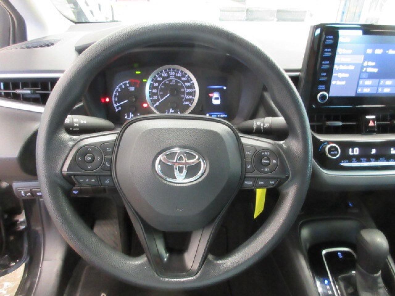 2022 Toyota Corolla LE, HTD. SEATS, AUTO, A/C, BT, CAMERA, 41K! Photo