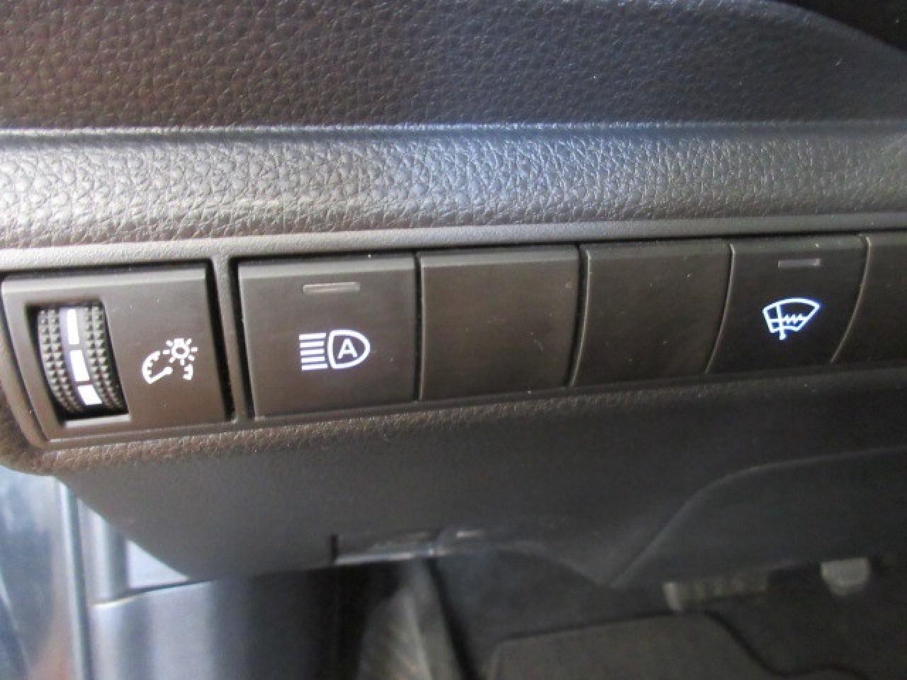 2022 Toyota Corolla LE, HTD. SEATS, AUTO, A/C, BT, CAMERA, 41K! Photo