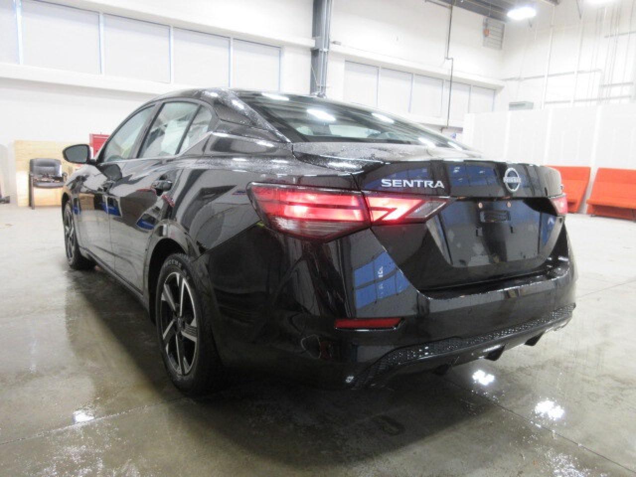 2024 Nissan Sentra SV, HTD. SEATS, ALLOYS, A/C, APPLE/ANDROID, 46K! Photo