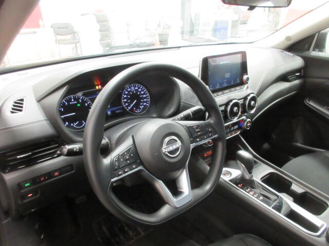 2024 Nissan Sentra SV, HTD. SEATS, ALLOYS, A/C, APPLE/ANDROID, 46K! Photo