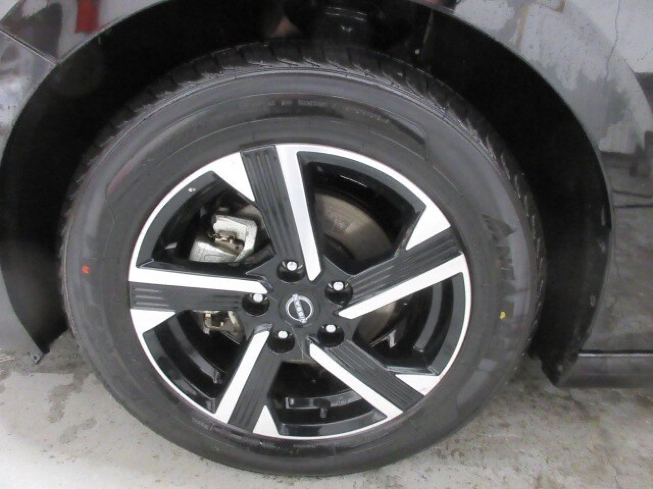 2024 Nissan Sentra SV, HTD. SEATS, ALLOYS, A/C, APPLE/ANDROID, 46K! Photo