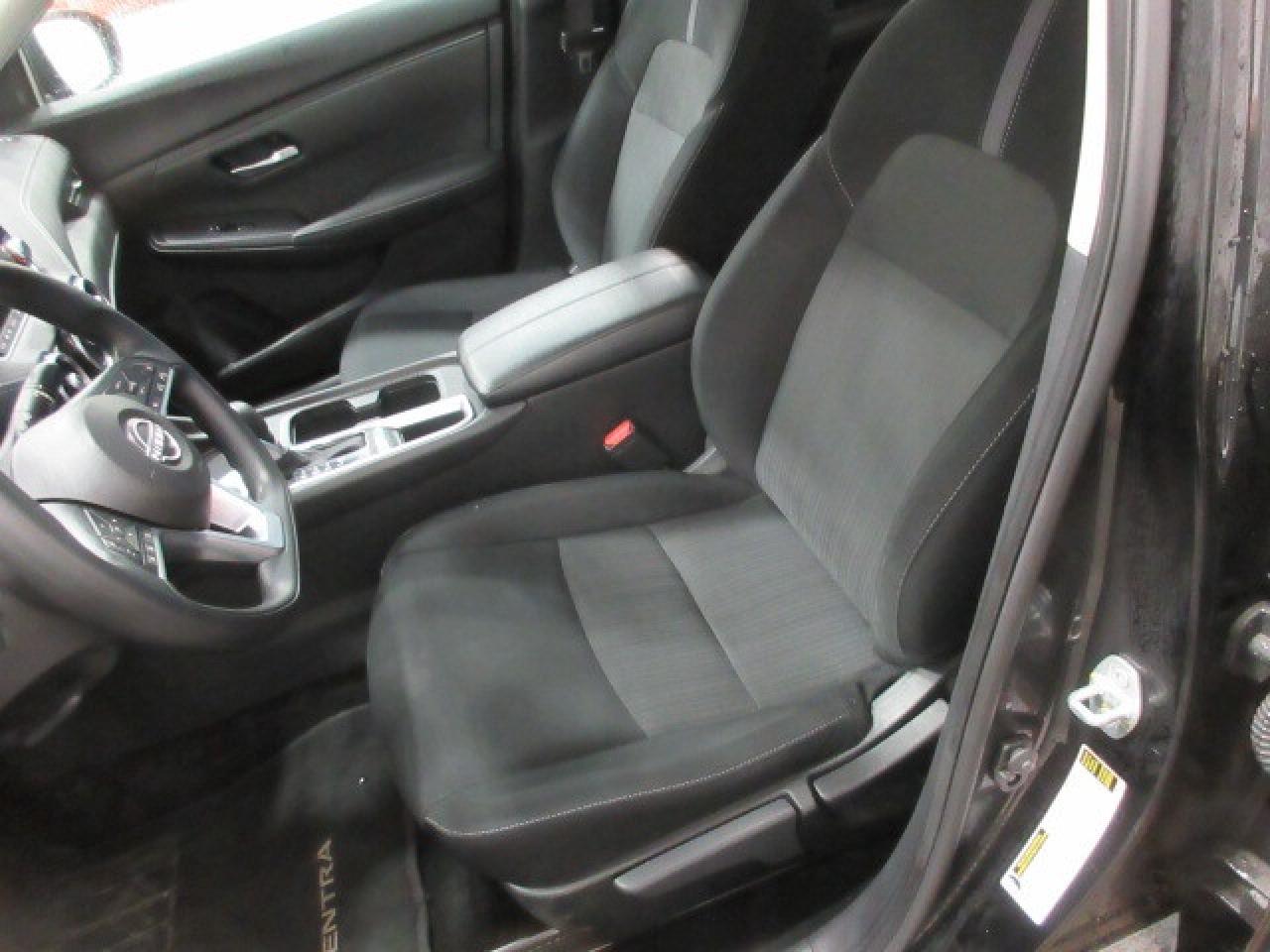 2024 Nissan Sentra SV, HTD. SEATS, ALLOYS, A/C, APPLE/ANDROID, 46K! Photo