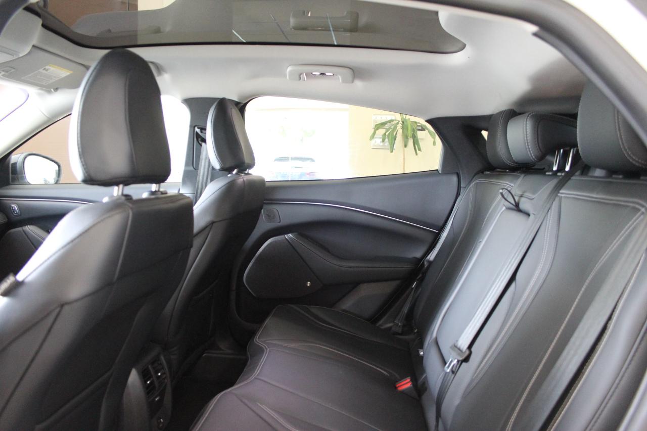 2022 Ford Mustang Mach-E Premium AWD 4X EXTENDED RANGE! Photo