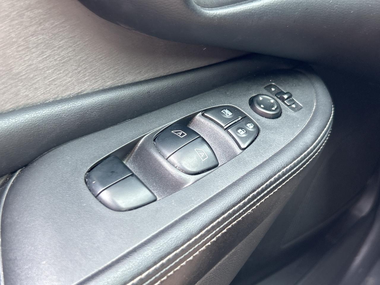 2019 Nissan Murano AWD SV   Nav   Panoramic Roof   Clean Carfax Photo