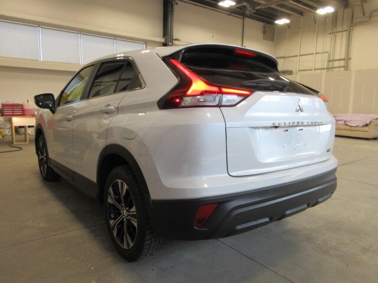 2022 Mitsubishi Eclipse Cross ES S-AWC, HTD. SEATS, APPLE/ANDROID, 114K! Photo