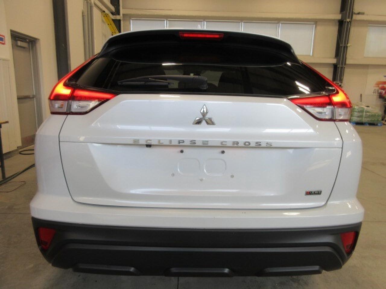 2022 Mitsubishi Eclipse Cross ES S-AWC, HTD. SEATS, APPLE/ANDROID, 114K! Photo