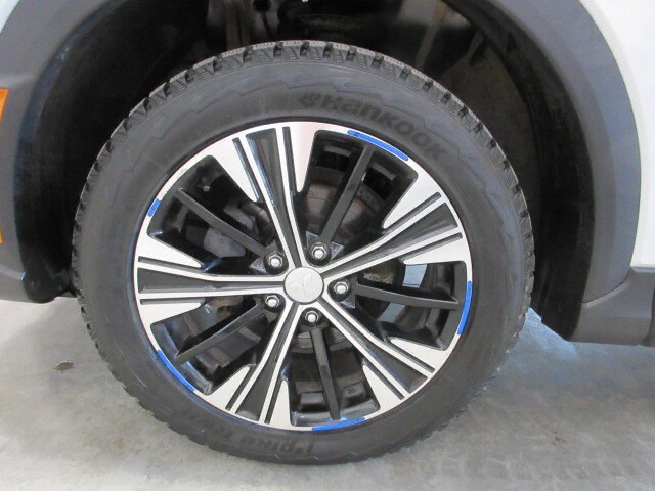 2022 Mitsubishi Eclipse Cross ES S-AWC, HTD. SEATS, APPLE/ANDROID, 114K! Photo