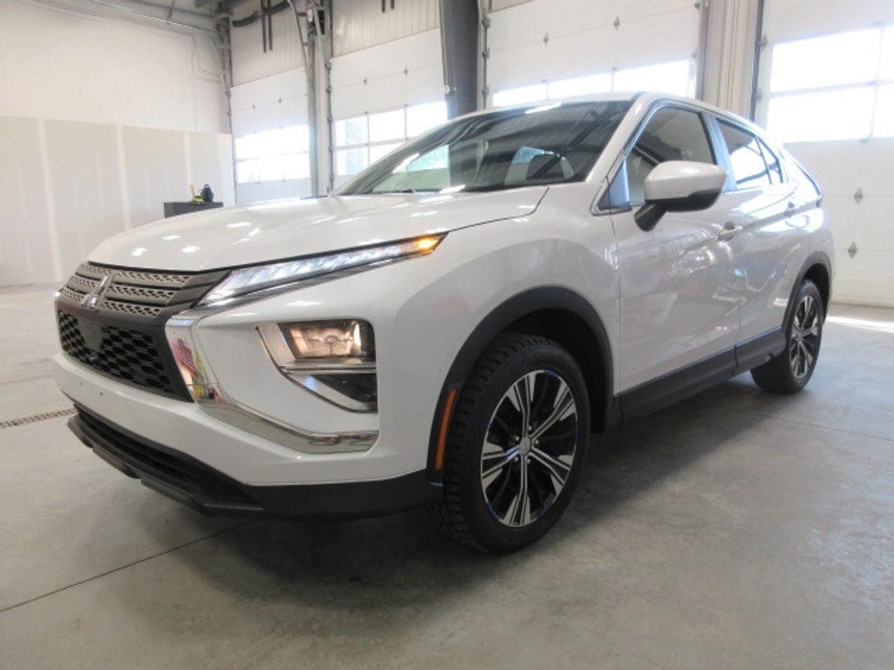 2022 Mitsubishi Eclipse Cross ES S-AWC, HTD. SEATS, APPLE/ANDROID, 114K! Photo