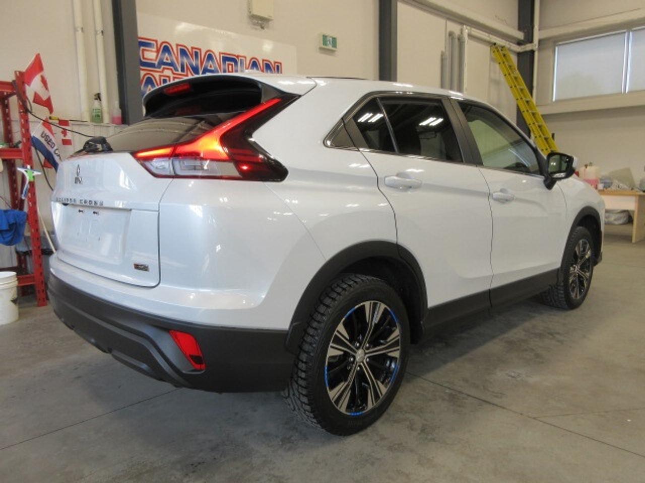 2022 Mitsubishi Eclipse Cross ES S-AWC, HTD. SEATS, APPLE/ANDROID, 114K! Photo