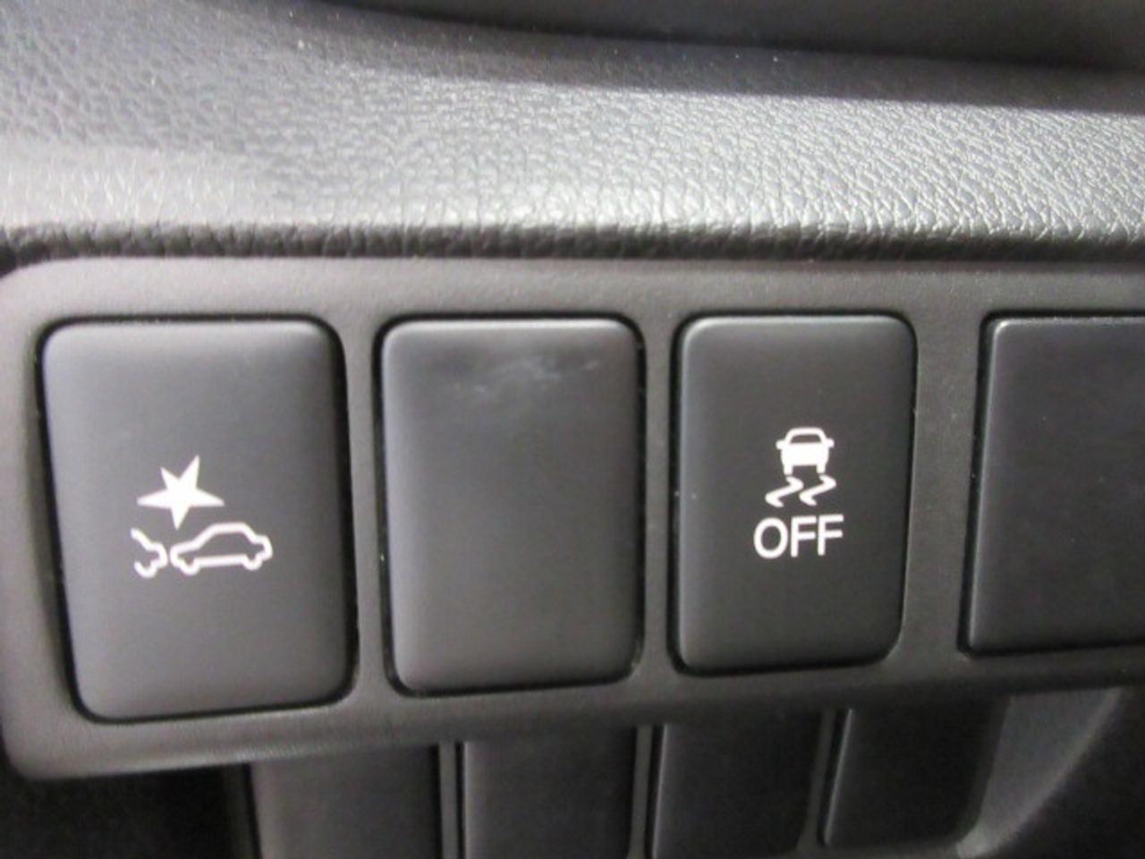 2022 Mitsubishi Eclipse Cross ES S-AWC, HTD. SEATS, APPLE/ANDROID, 114K! Photo