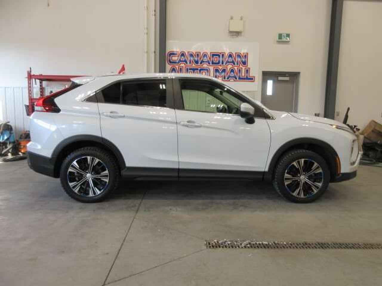 2022 Mitsubishi Eclipse Cross ES S-AWC, HTD. SEATS, APPLE/ANDROID, 114K! Photo