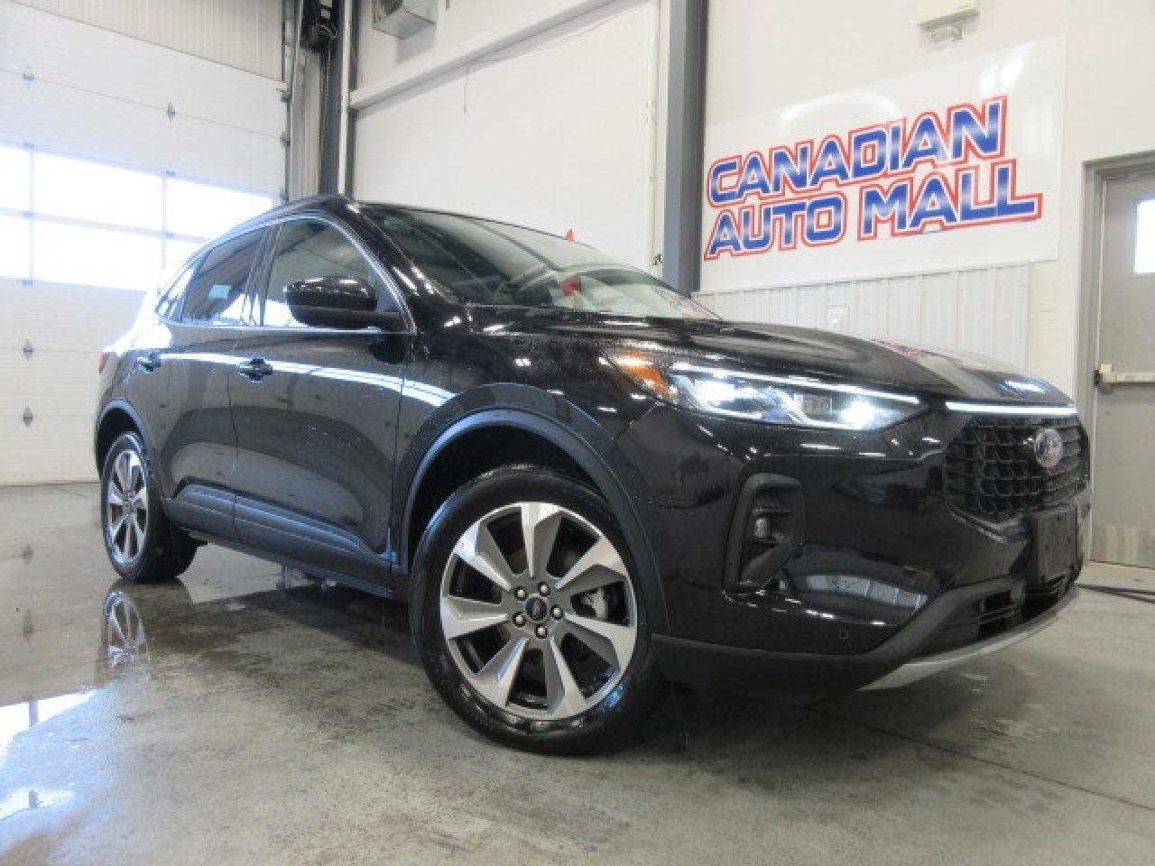 2024 Ford Escape PLATINUM AWD, NAV, ROOF, LEATHER, LOADED, 67K! Photo