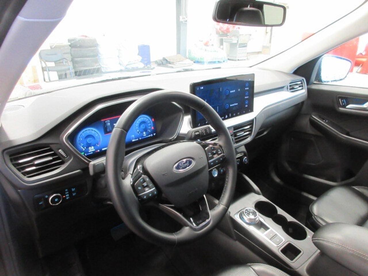 2024 Ford Escape PLATINUM AWD, NAV, ROOF, LEATHER, LOADED, 67K! Photo