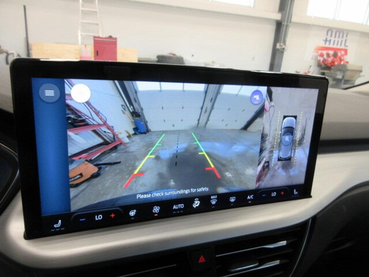 2024 Ford Escape PLATINUM AWD, NAV, ROOF, LEATHER, LOADED, 67K! Photo