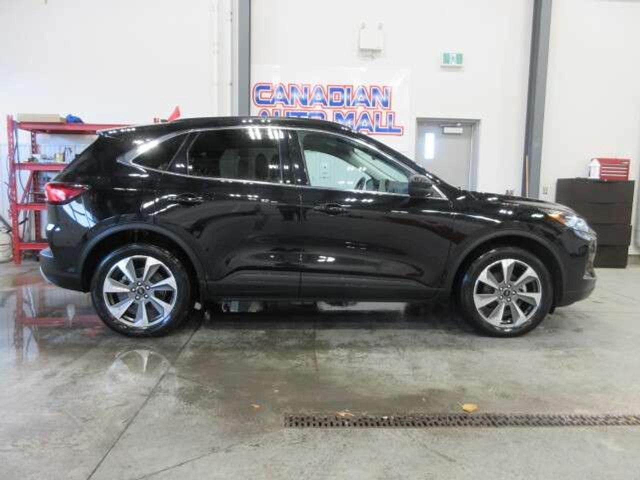 2024 Ford Escape PLATINUM AWD, NAV, ROOF, LEATHER, LOADED, 67K! Photo