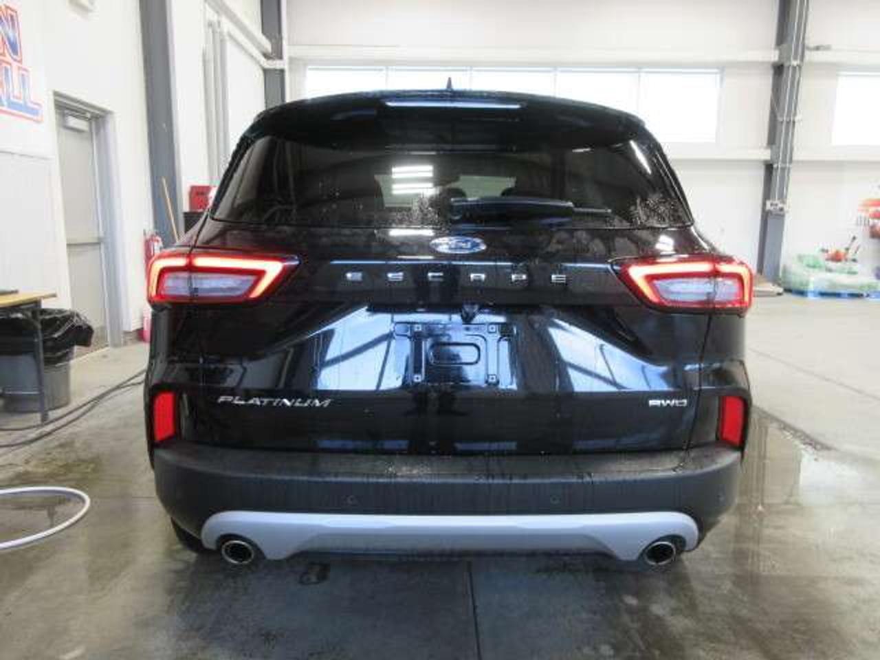 2024 Ford Escape PLATINUM AWD, NAV, ROOF, LEATHER, LOADED, 67K! Photo