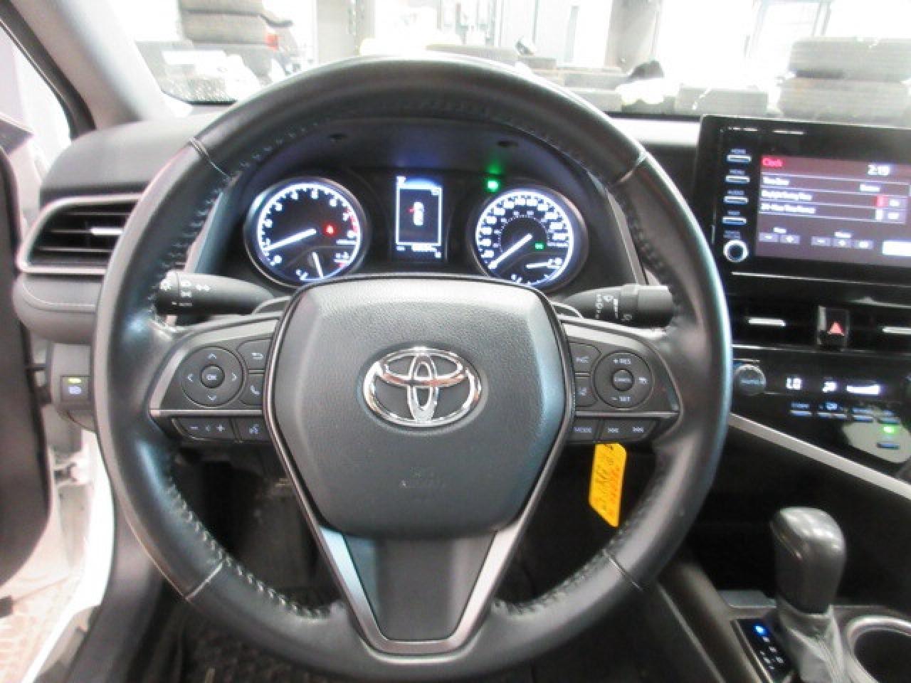 2021 Toyota Camry SE, AUTO, A/C, HTD. SEATS, BT, ALLOYS, 97K! Photo