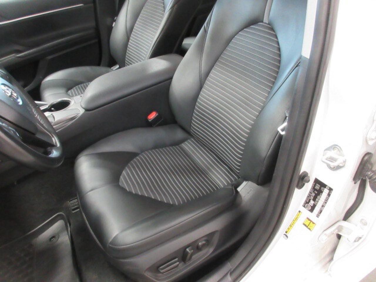 2021 Toyota Camry SE, AUTO, A/C, HTD. SEATS, BT, ALLOYS, 97K! Photo