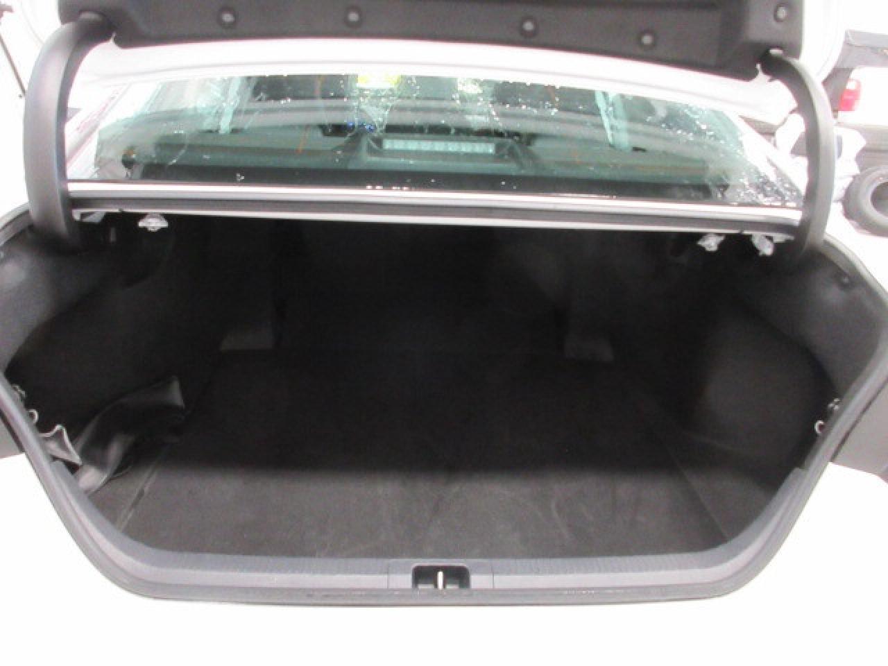 2021 Toyota Camry SE, AUTO, A/C, HTD. SEATS, BT, ALLOYS, 97K! Photo