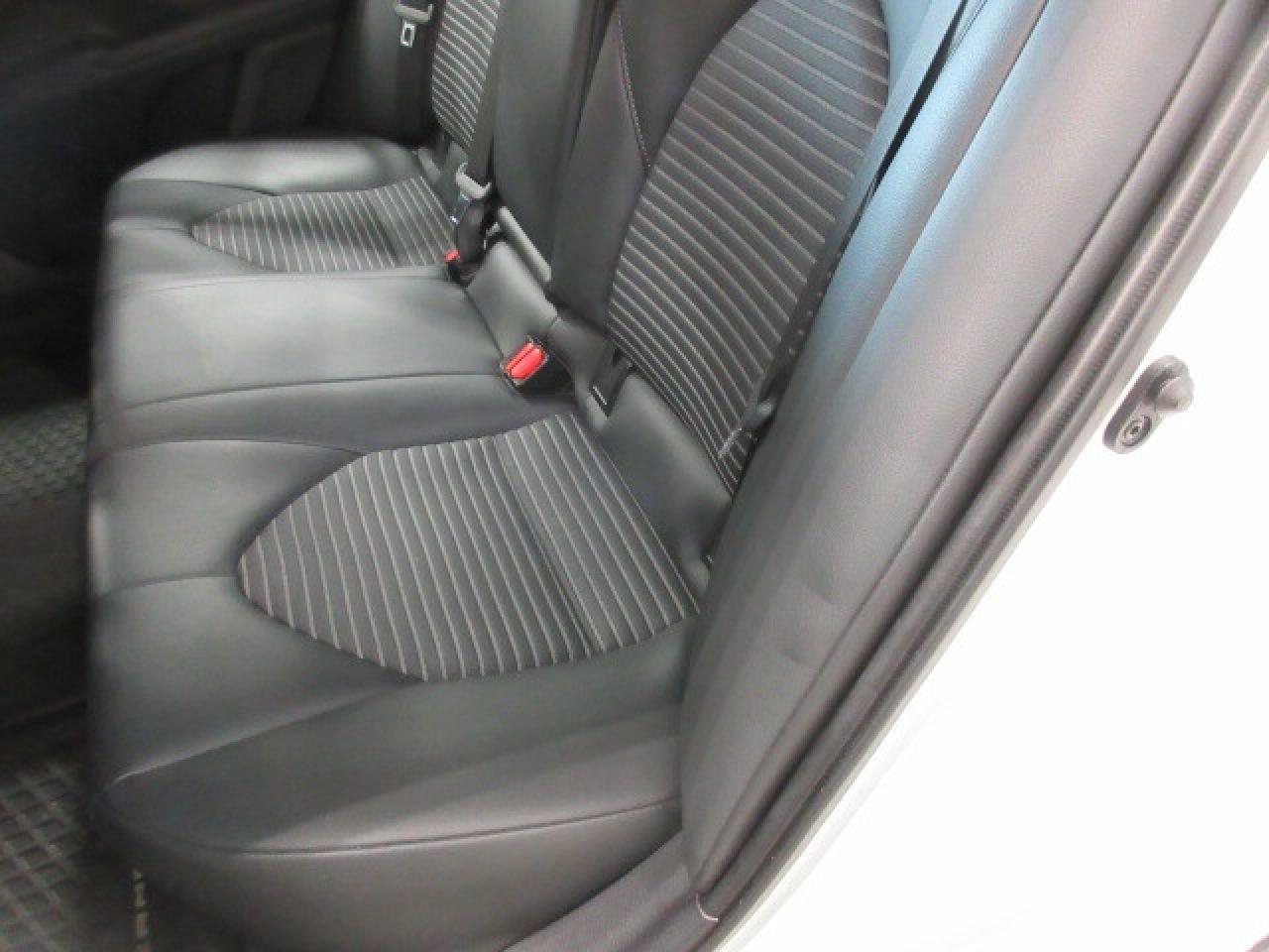 2021 Toyota Camry SE, AUTO, A/C, HTD. SEATS, BT, ALLOYS, 97K! Photo