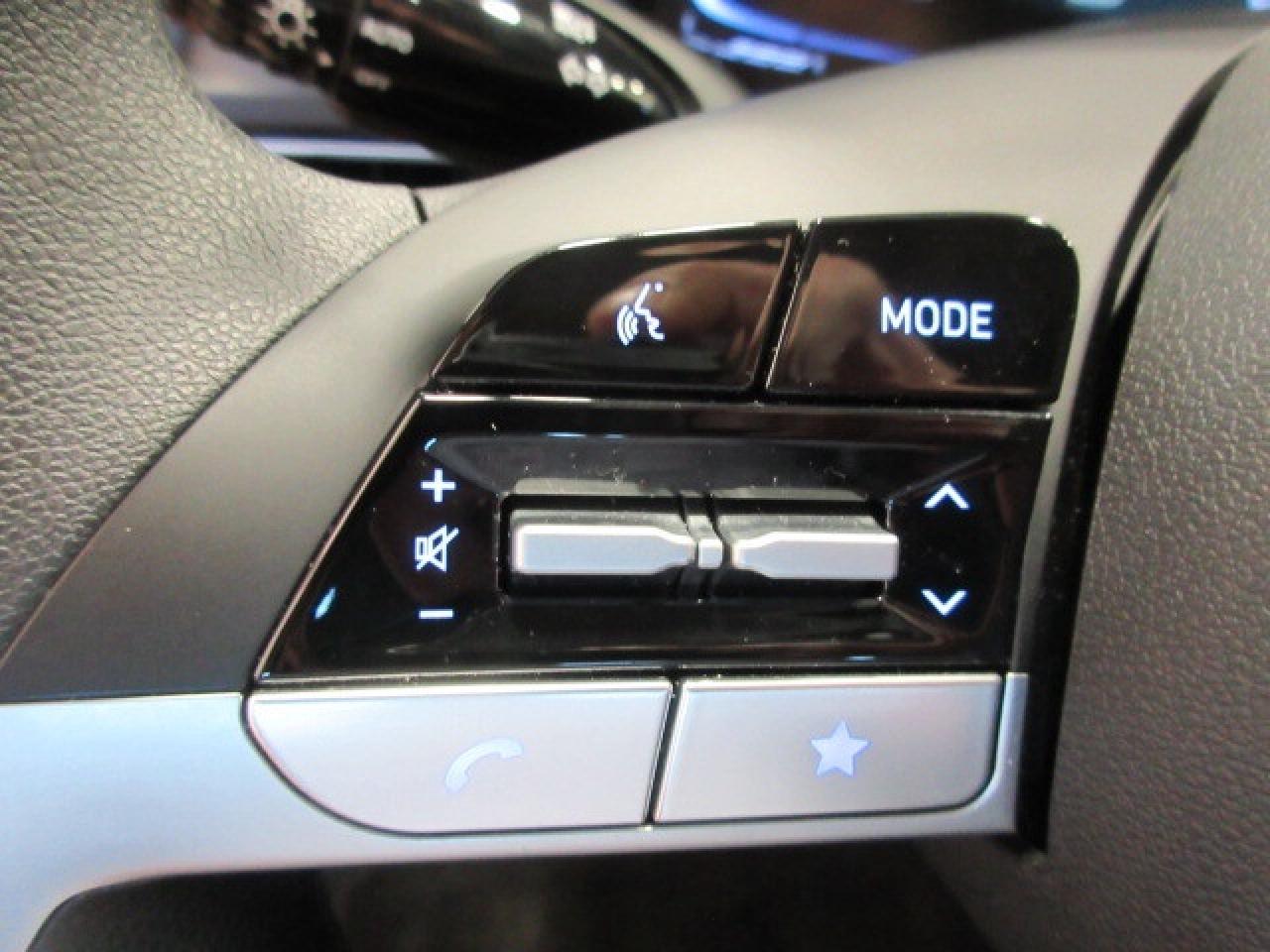 2025 Hyundai Elantra ESSENTIAL, HTD. SEATS, APPLE/ANDROID, JUST 3K! Photo