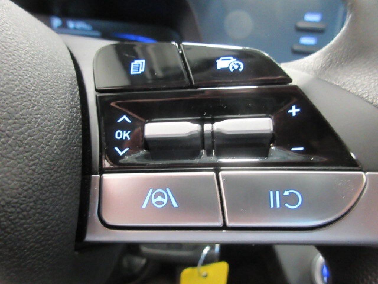 2025 Hyundai Elantra ESSENTIAL, HTD. SEATS, APPLE/ANDROID, JUST 3K! Photo