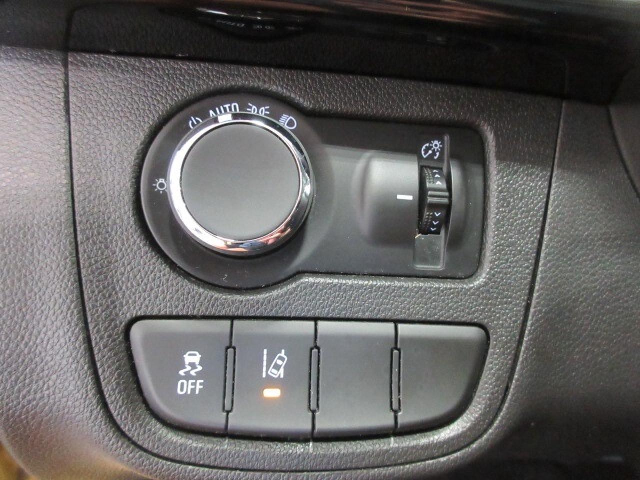 2022 Chevrolet Spark 2LT, ROOF, HTD. LEATHER, APPLE/ANDROID, 24K! Photo