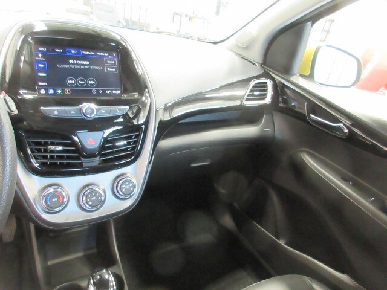 2022 Chevrolet Spark 2LT, ROOF, HTD. LEATHER, APPLE/ANDROID, 24K! Photo