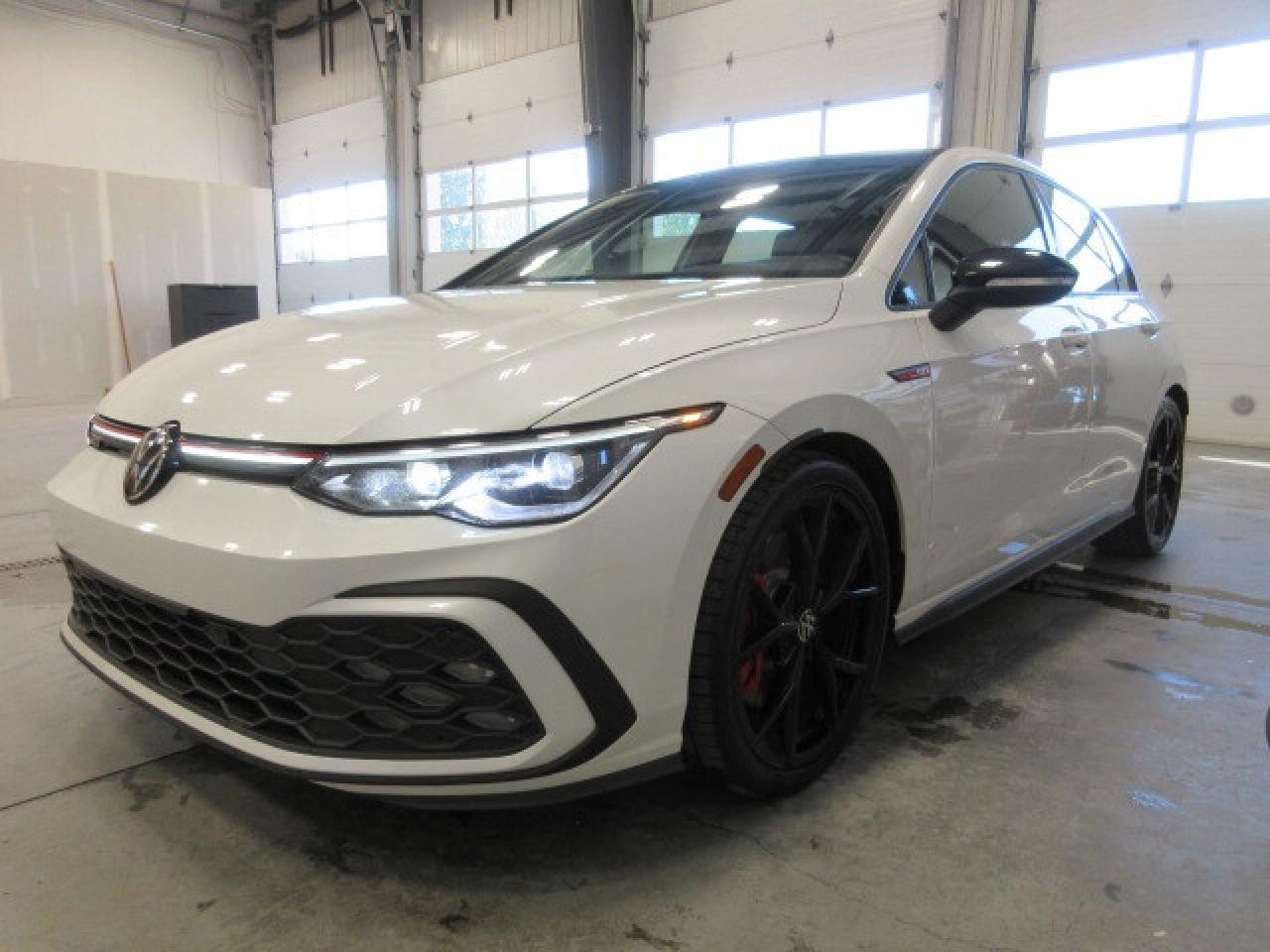 2024 Volkswagen Golf GTI GTI 380 AUTOBAHN, NAV, ROOF, APPLE/ANDROID, 31K! Photo